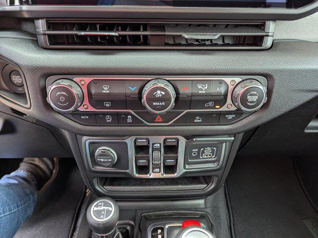 new 2025 Jeep Gladiator car, priced at $45,080