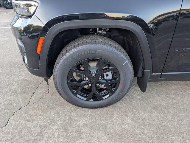 new 2025 Jeep Grand Cherokee car, priced at $44,655