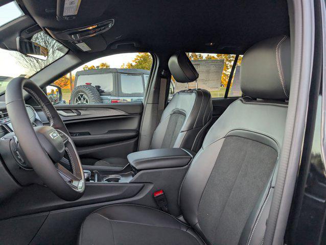 new 2025 Jeep Grand Cherokee car, priced at $44,655