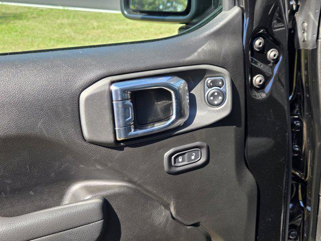 new 2025 Jeep Gladiator car, priced at $40,700