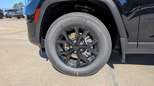 new 2025 Jeep Grand Cherokee car, priced at $45,255
