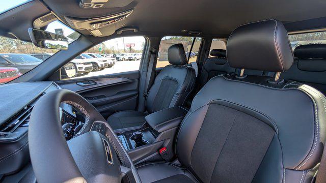 new 2025 Jeep Grand Cherokee car, priced at $45,255