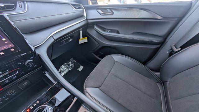 new 2025 Jeep Grand Cherokee car, priced at $45,255