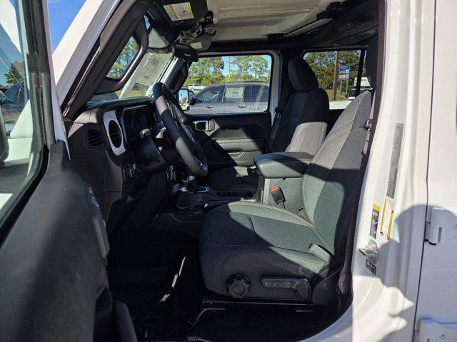 new 2025 Jeep Gladiator car, priced at $46,015