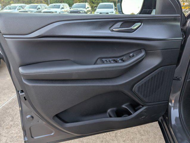 new 2025 Jeep Grand Cherokee car, priced at $44,655