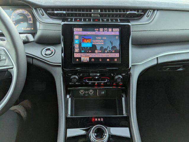 new 2025 Jeep Grand Cherokee car, priced at $44,655