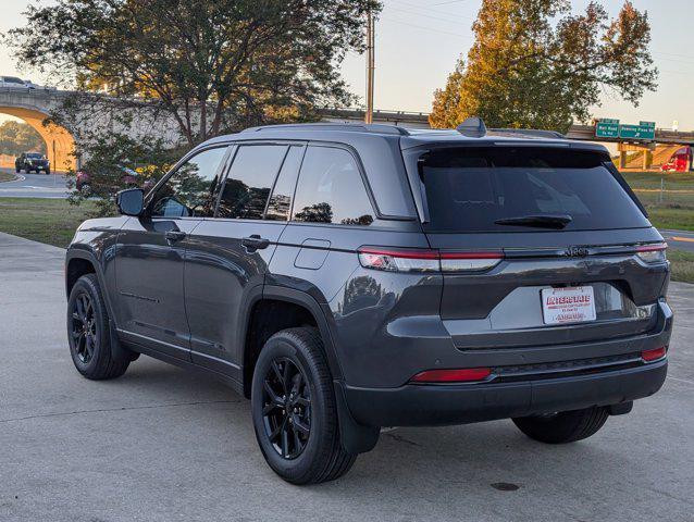 new 2025 Jeep Grand Cherokee car, priced at $44,655