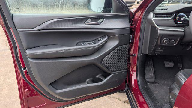 new 2025 Jeep Grand Cherokee car, priced at $45,155