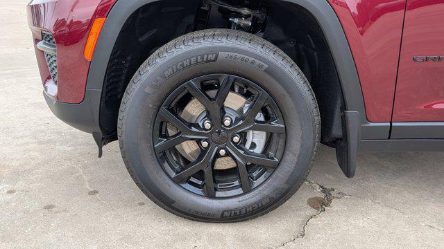 new 2025 Jeep Grand Cherokee car, priced at $45,155