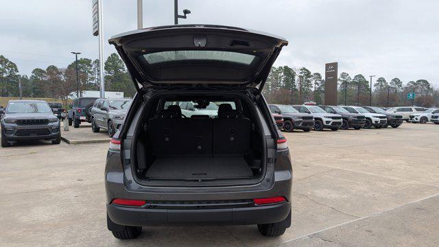new 2025 Jeep Grand Cherokee car, priced at $45,155