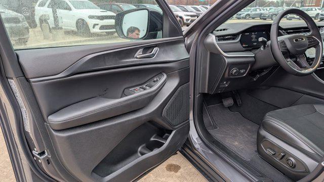 new 2025 Jeep Grand Cherokee car, priced at $45,155