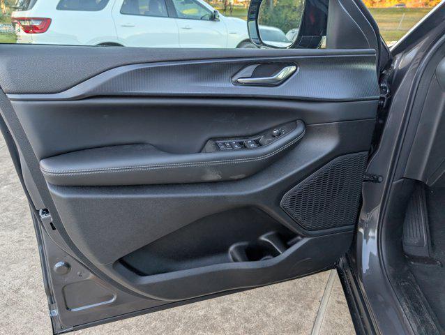 new 2025 Jeep Grand Cherokee L car, priced at $46,655