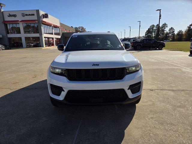 new 2025 Jeep Grand Cherokee car, priced at $44,060