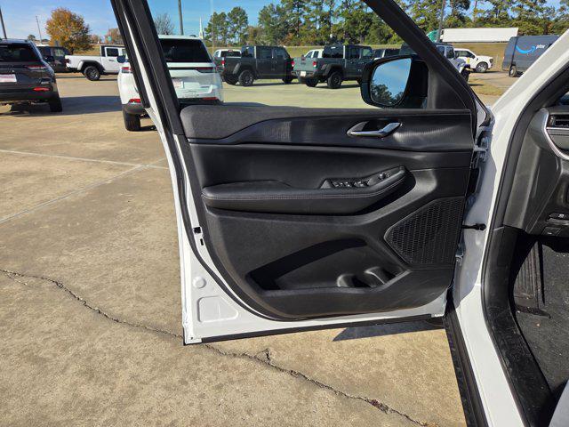 new 2025 Jeep Grand Cherokee car, priced at $44,060