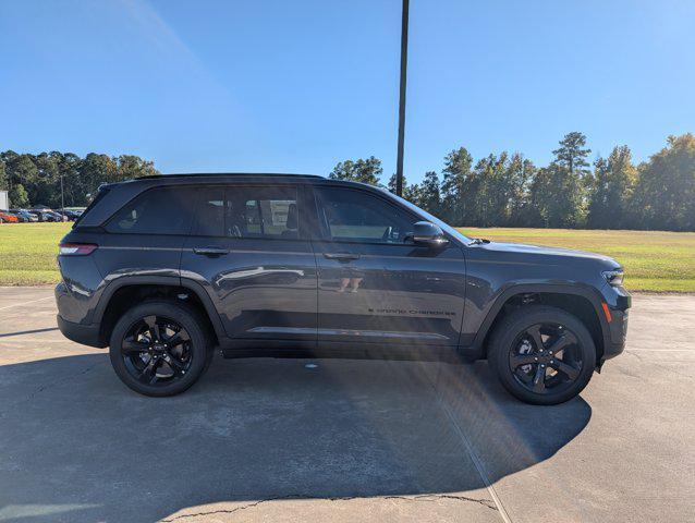 new 2025 Jeep Grand Cherokee car, priced at $49,370