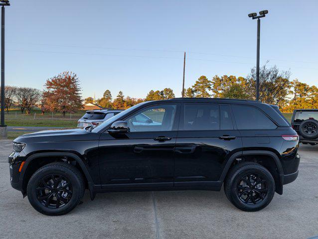 new 2025 Jeep Grand Cherokee car, priced at $45,155