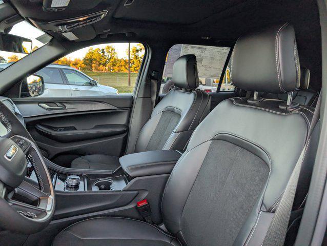 new 2025 Jeep Grand Cherokee car, priced at $45,155