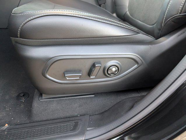 new 2025 Jeep Grand Cherokee car, priced at $45,155