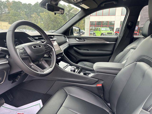 new 2025 Jeep Grand Cherokee car, priced at $48,050
