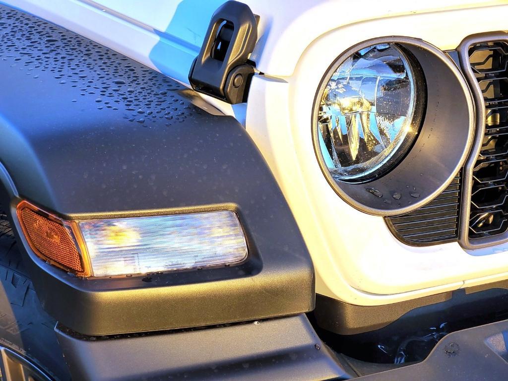 new 2026 Jeep Wrangler car, priced at $46,793