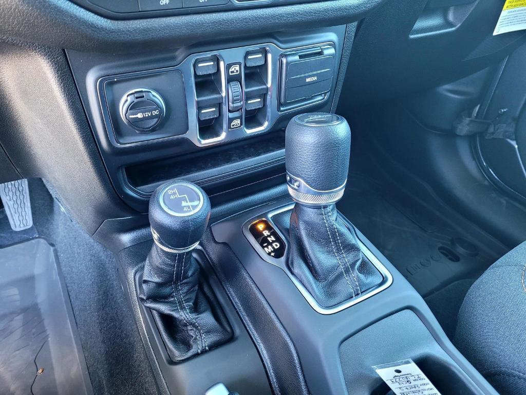 new 2026 Jeep Gladiator car, priced at $45,945