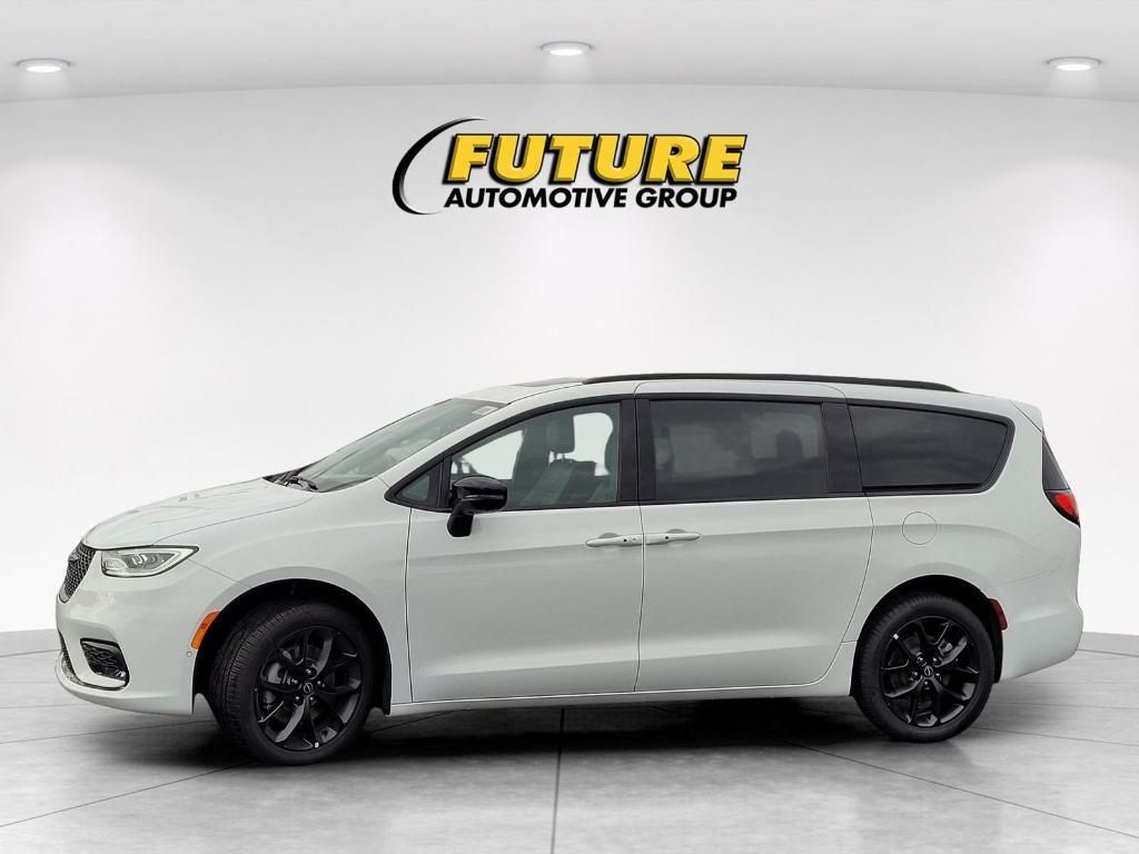 new 2026 Chrysler Pacifica car, priced at $52,281