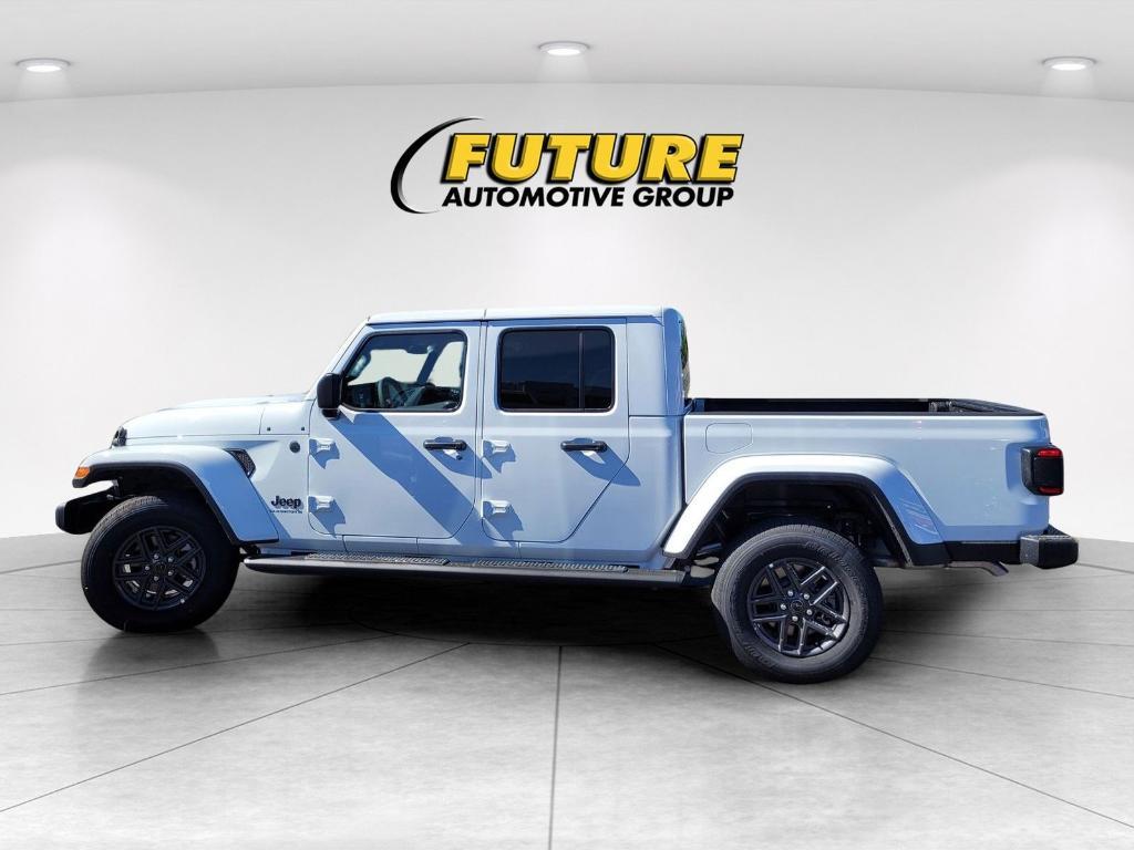 new 2026 Jeep Gladiator car, priced at $52,590