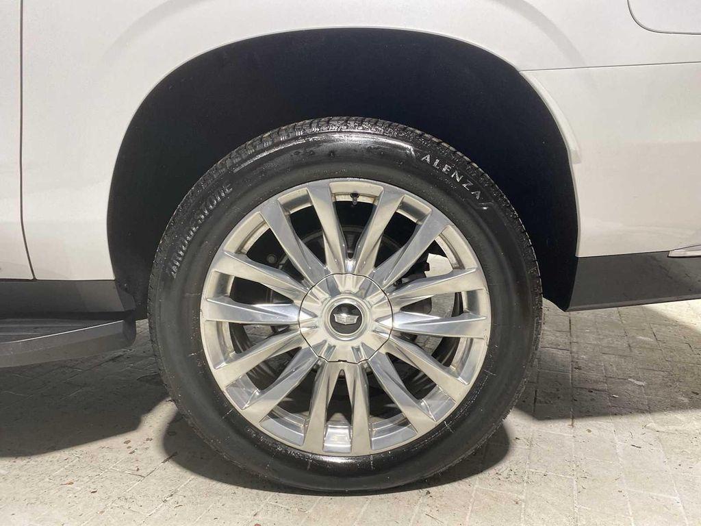 used 2022 Cadillac Escalade ESV car, priced at $51,880