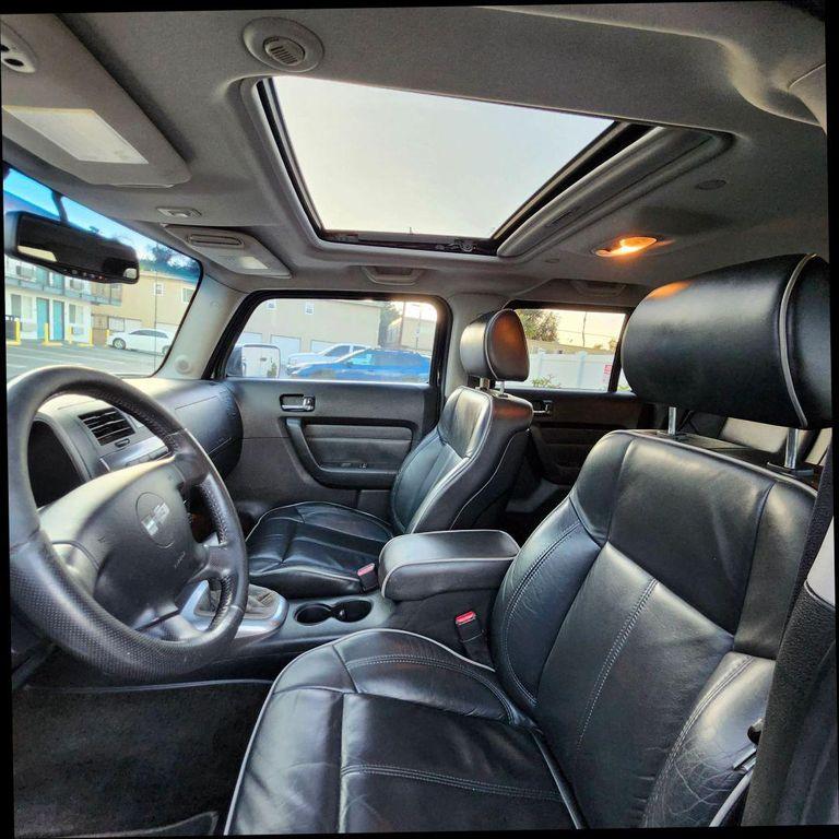 used 2006 Hummer H3 car, priced at $8,599
