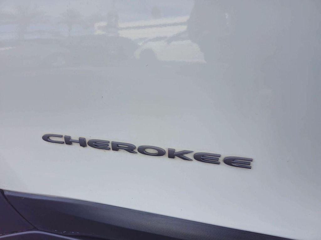 used 2019 Jeep Cherokee car, priced at $15,399