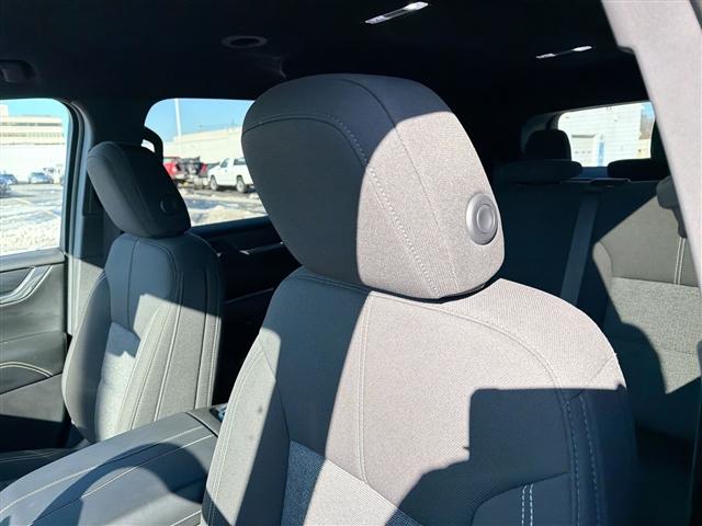 used 2025 GMC Acadia car, priced at $34,999