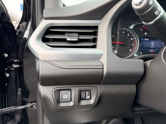 used 2022 GMC Acadia car, priced at $25,999