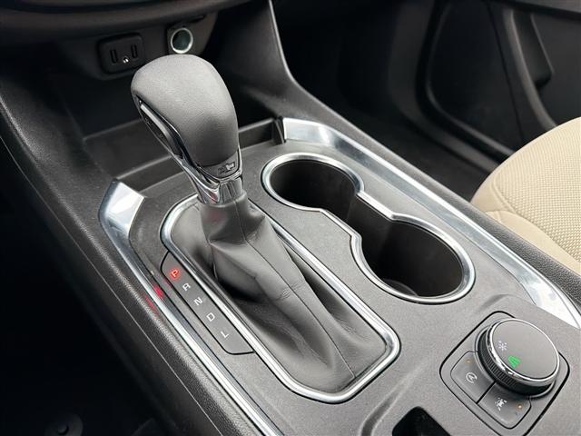 used 2022 Chevrolet Traverse car, priced at $23,999