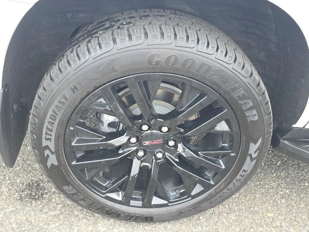 used 2024 GMC Yukon car, priced at $67,538