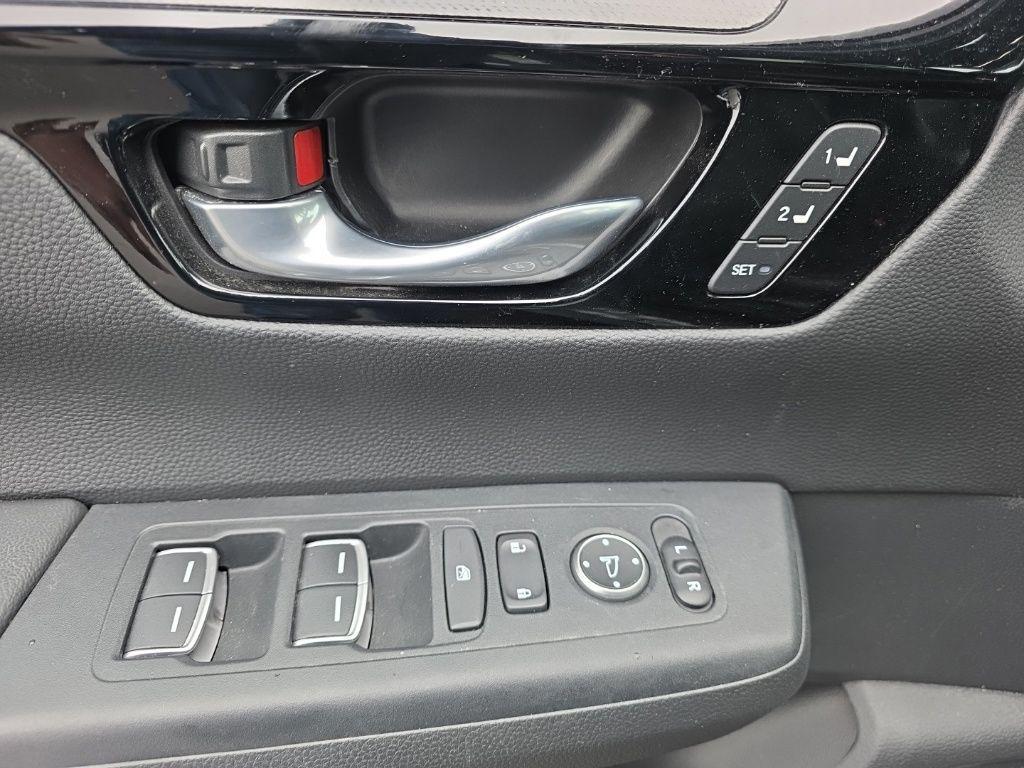 used 2023 Honda CR-V Hybrid car, priced at $26,995