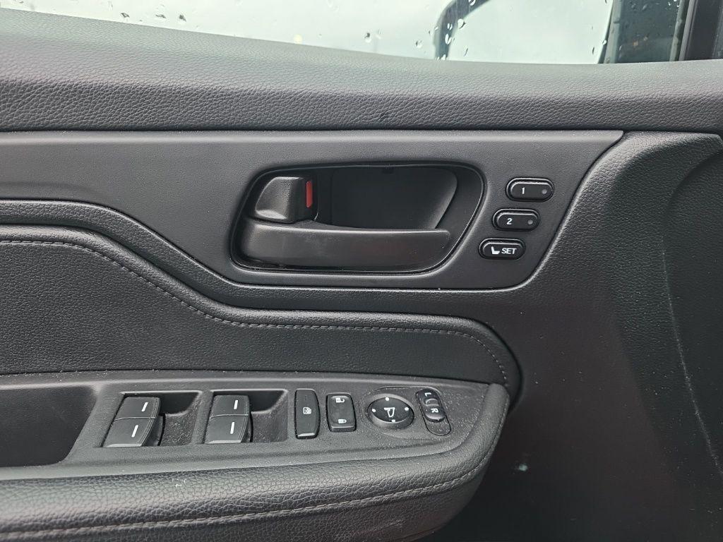 used 2023 Honda Odyssey car, priced at $32,895