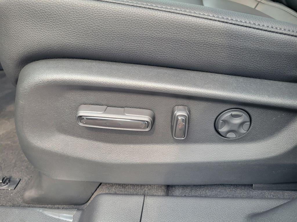 new 2026 Honda Odyssey car, priced at $44,290