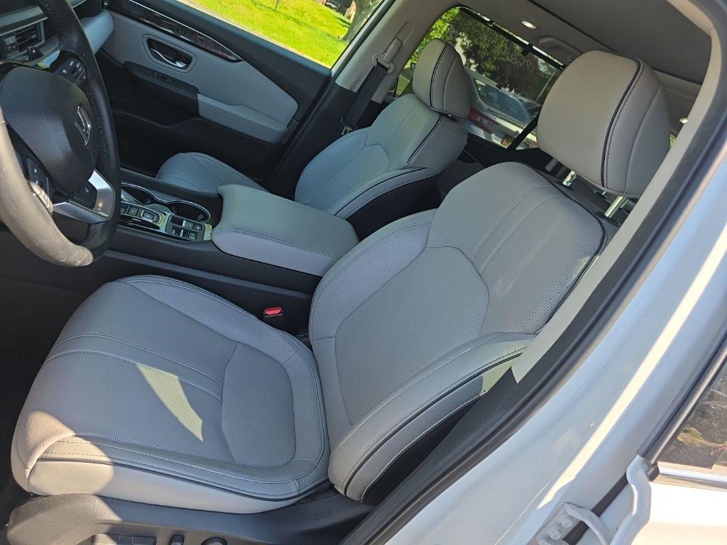 used 2025 Honda Pilot car, priced at $49,995
