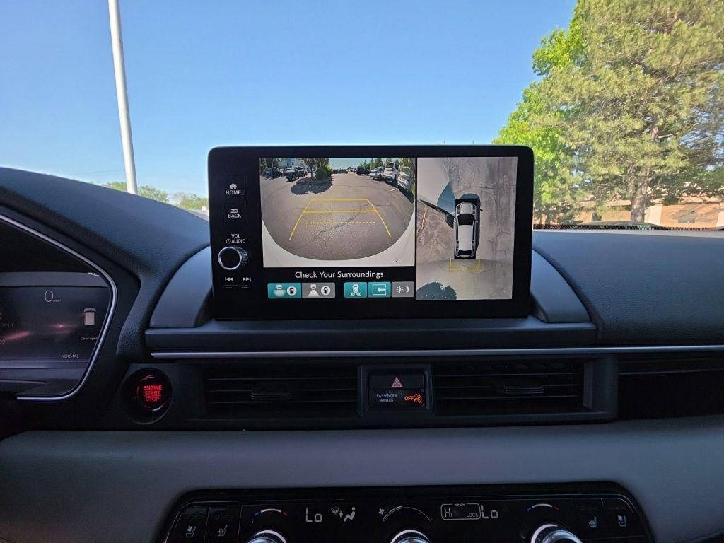 used 2025 Honda Pilot car, priced at $49,995