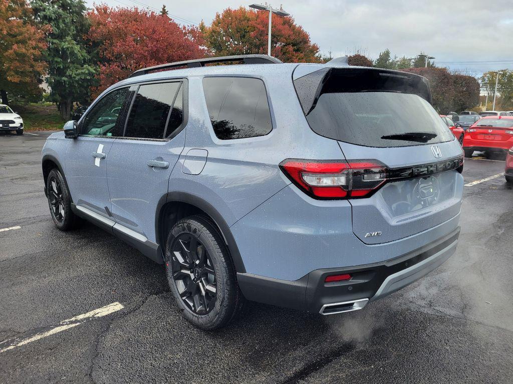 new 2025 Honda Pilot car, priced at $53,450