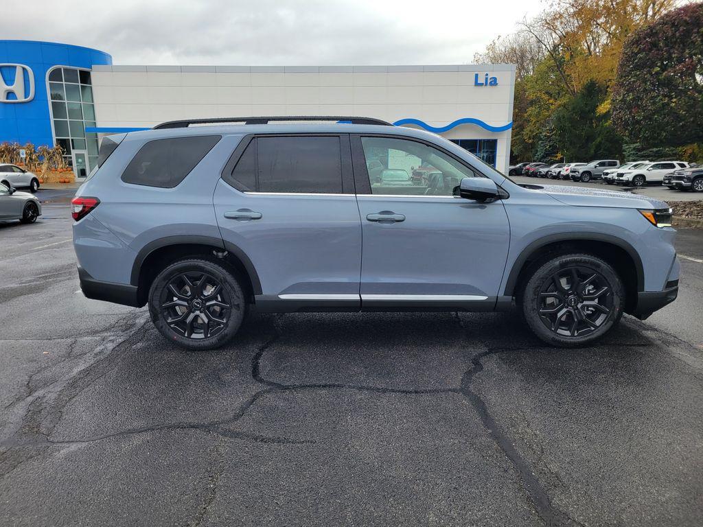 new 2025 Honda Pilot car, priced at $53,450