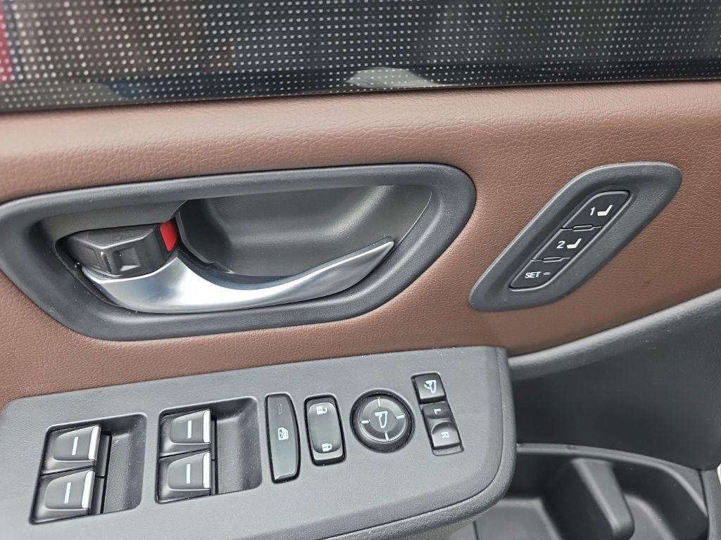 used 2024 Honda Pilot car, priced at $42,995