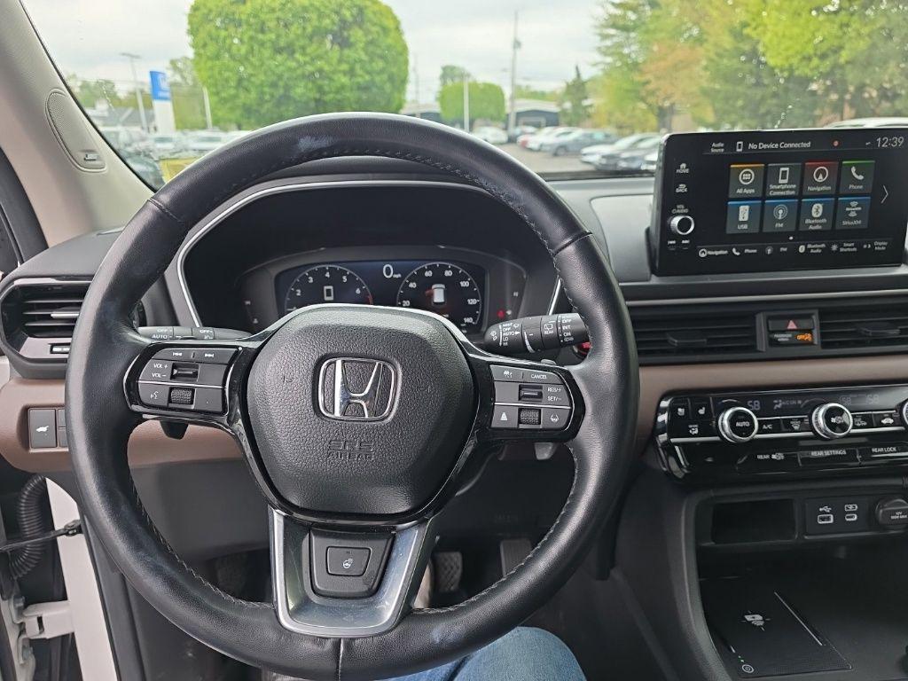 used 2024 Honda Pilot car, priced at $42,995