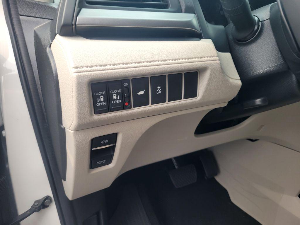 new 2025 Honda Odyssey car, priced at $45,145