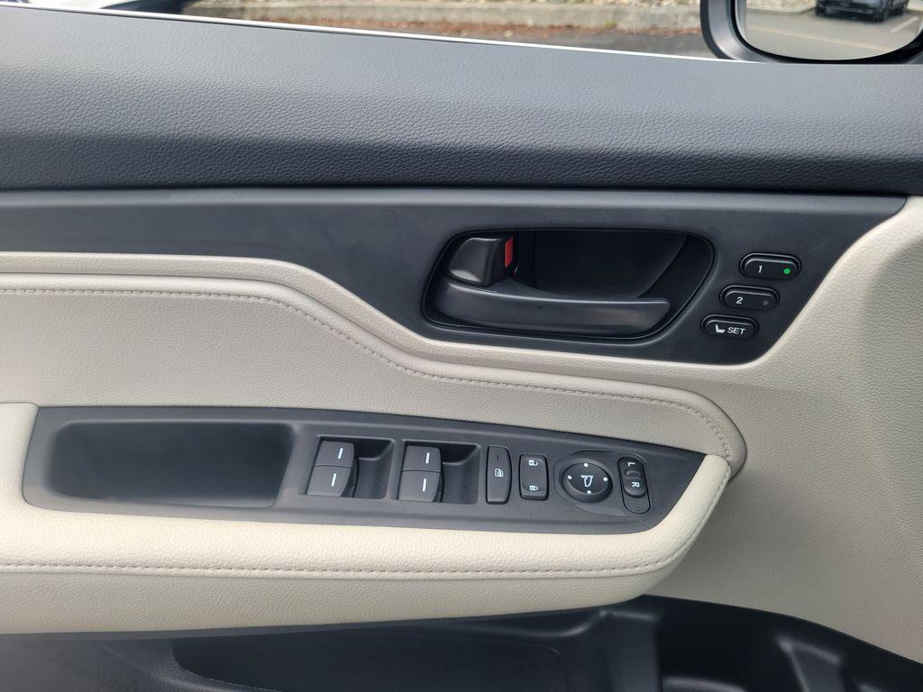 new 2025 Honda Odyssey car, priced at $45,145