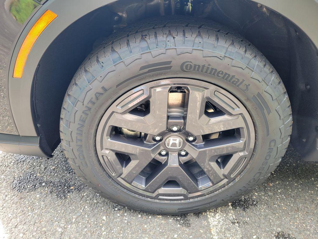 new 2026 Honda CR-V Hybrid car, priced at $40,250