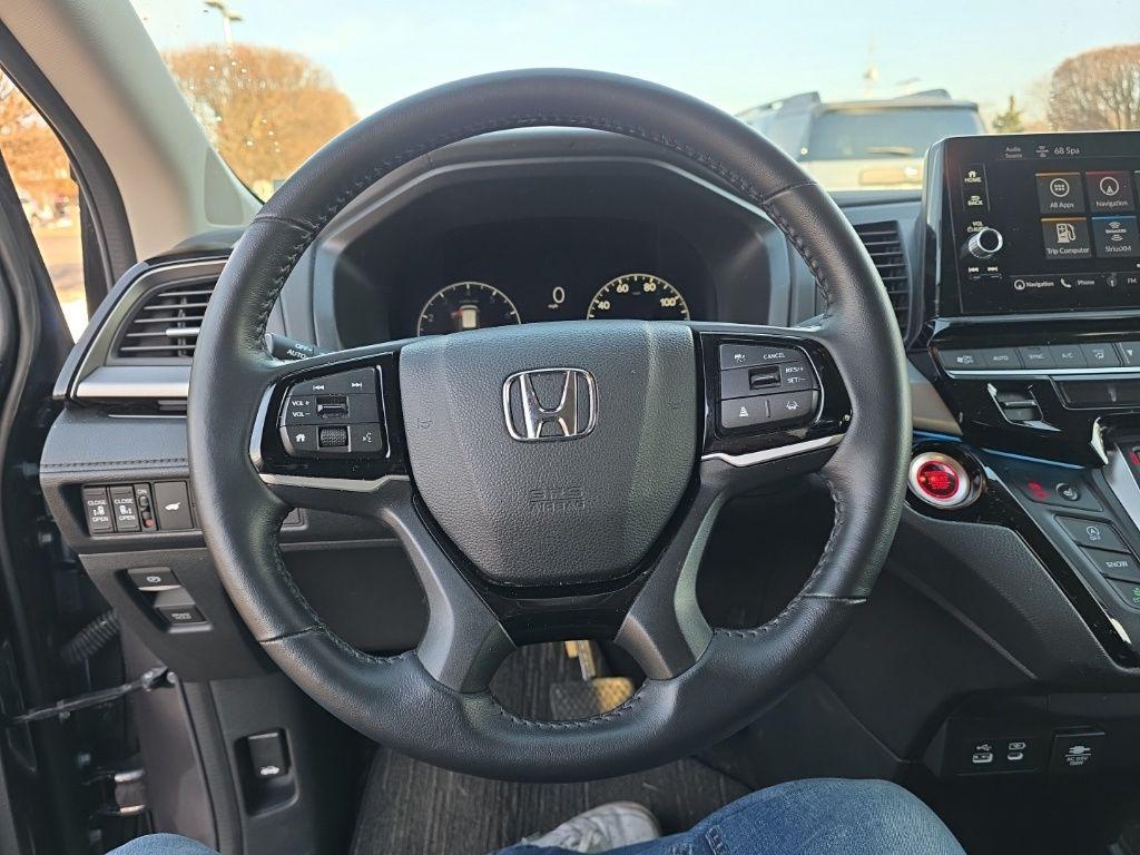 used 2025 Honda Odyssey car, priced at $39,995
