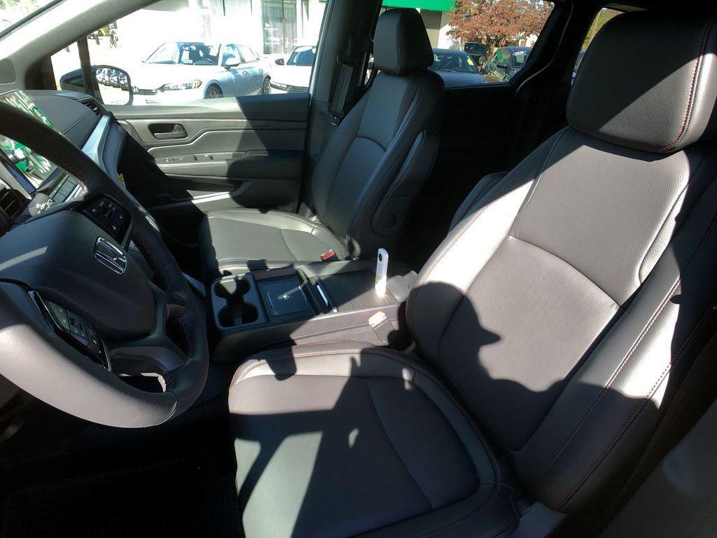 new 2025 Honda Odyssey car, priced at $45,275