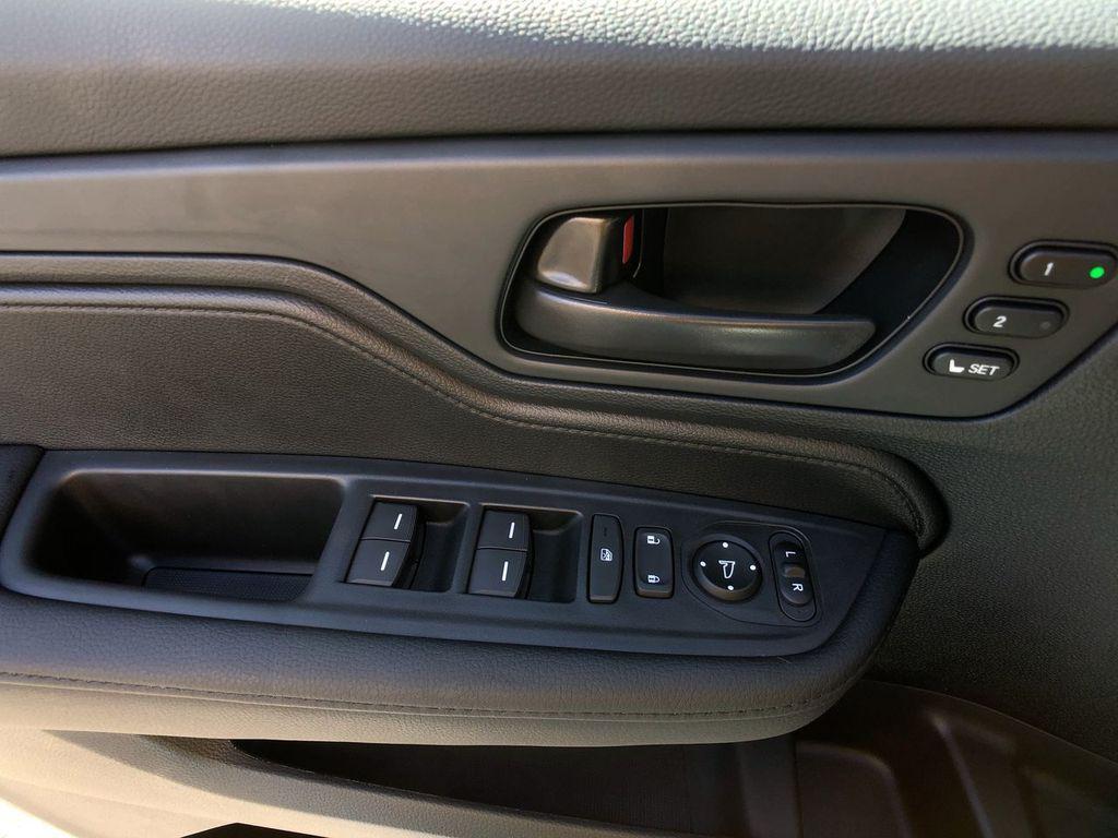 new 2025 Honda Odyssey car, priced at $45,275