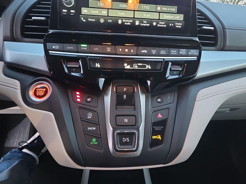 used 2025 Honda Odyssey car, priced at $38,890